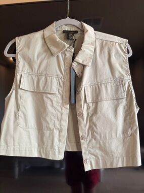 House of Harlow 1960 Sage  Utility stretch cropped shirt M